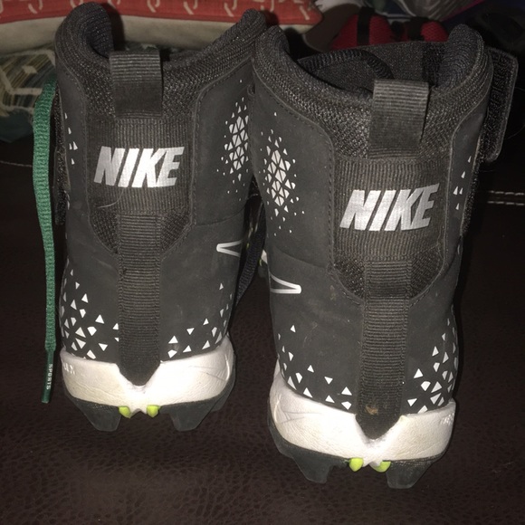 Nike youth football cleats - Picture 3 of 5